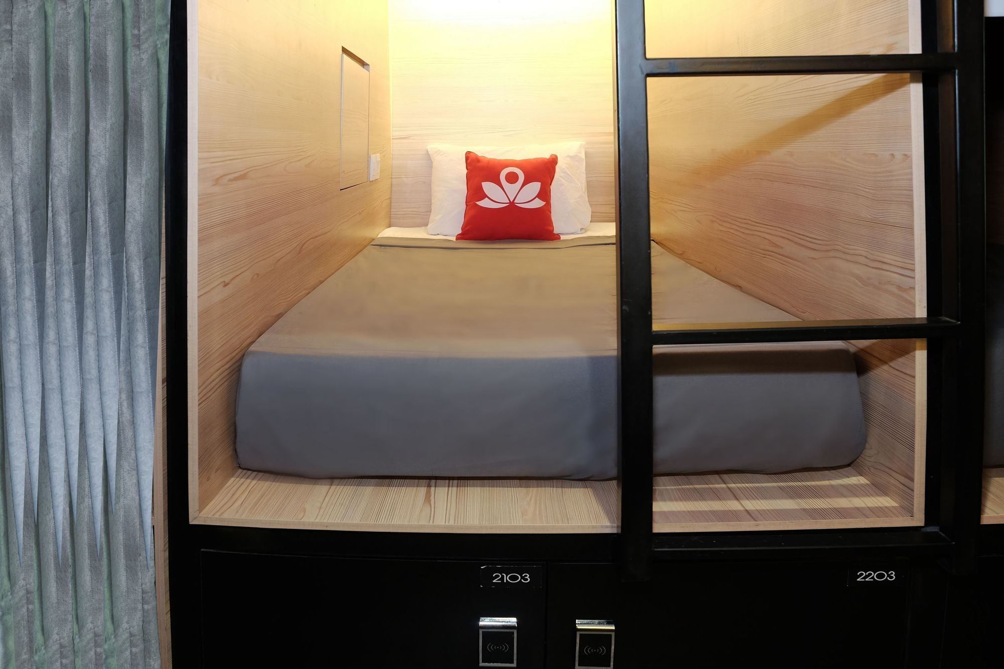 Juanda Airport Hostel Gedangan Bagian luar foto